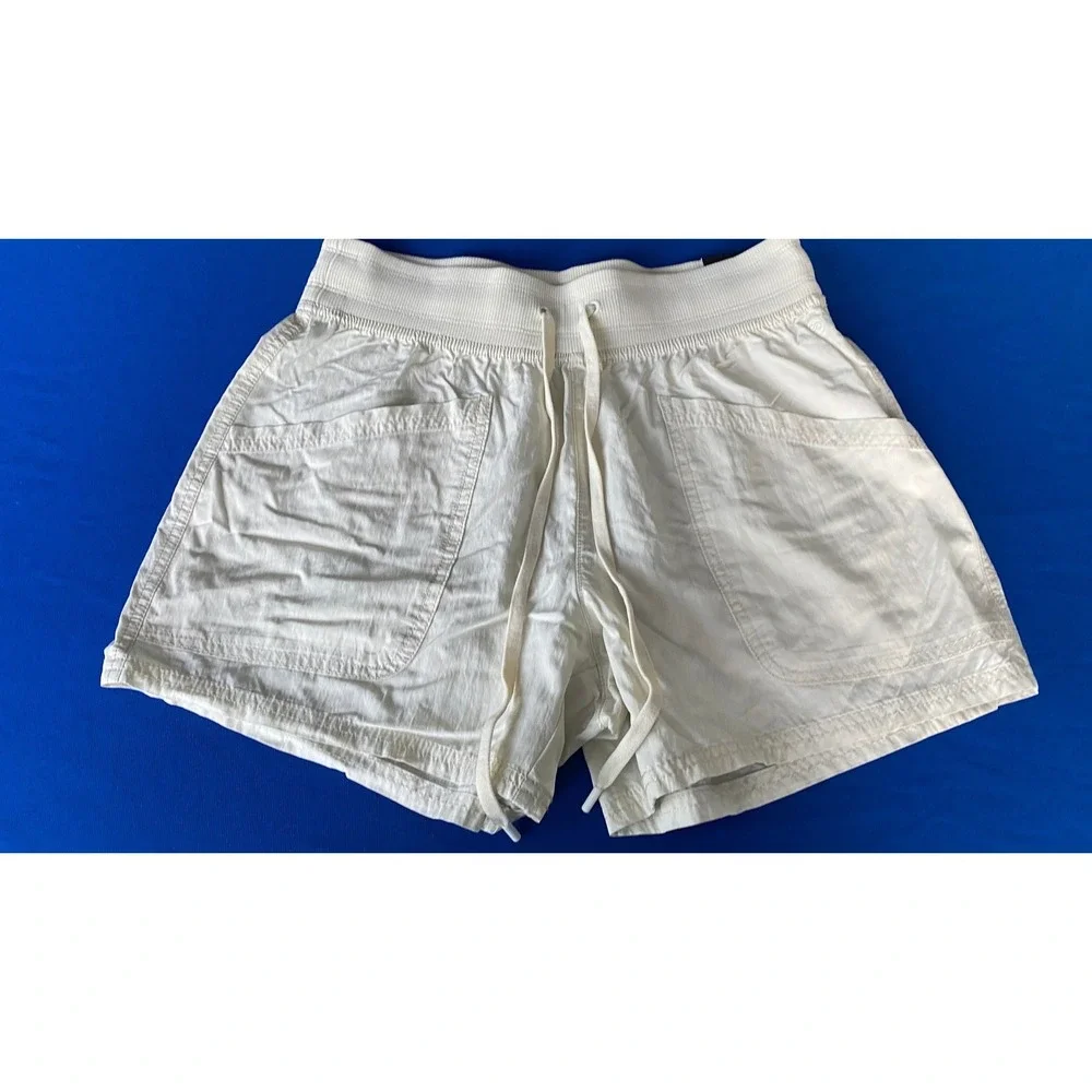 CALIA Journey Collection Mid-Rise Shorts Womens Small Cream White 4in Inseam NWT